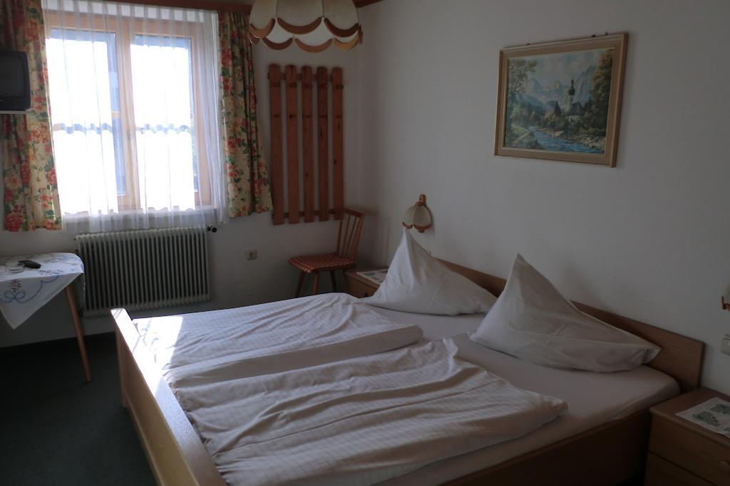 Weisses Roessl Werfen Hotel Værelse billede
