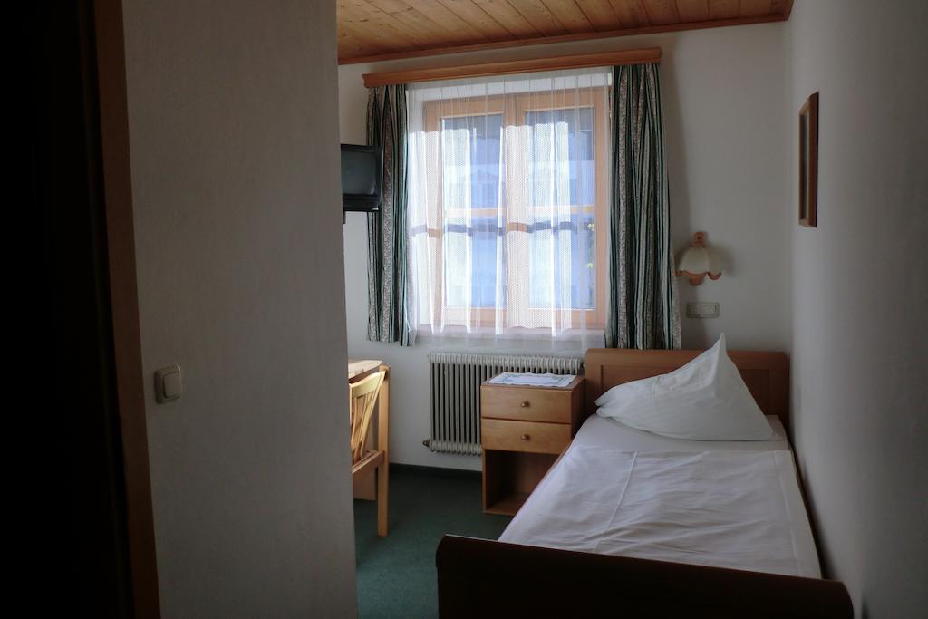 Weisses Roessl Werfen Hotel Værelse billede
